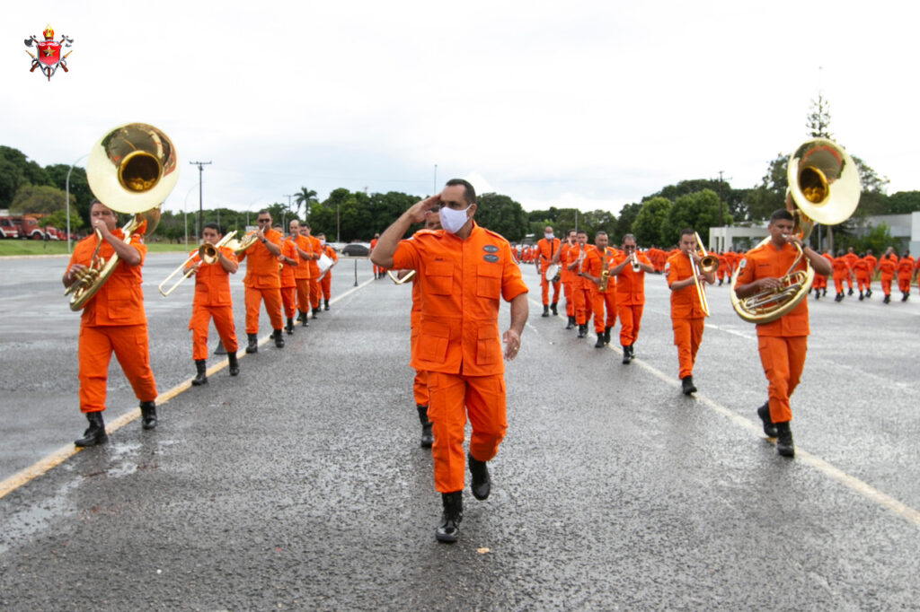 Dobrados e Canções by Banda CBMDF on  Music 